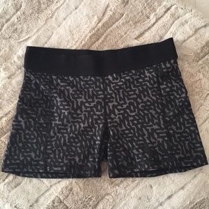Black patterned Lululemon shorts NWOT